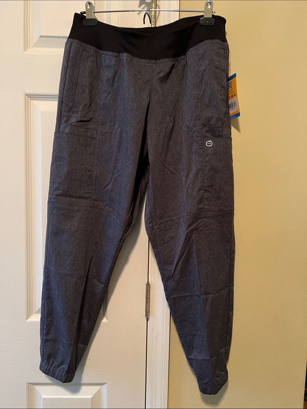 Women’s WonderWink W123 Grey scrub set
